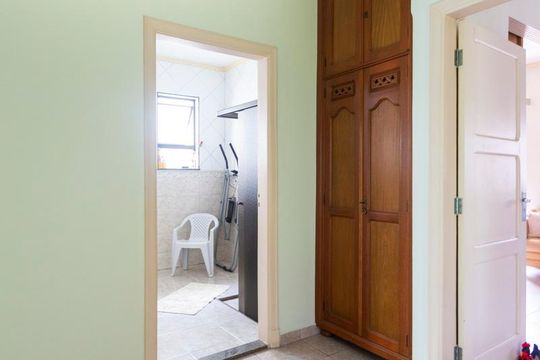 Hall do piso superior de casa para alugar com 3 quartos, 400m² em Mirandópolis, São Paulo