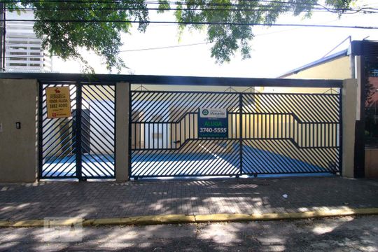 Fachada de casa para alugar com 5 quartos, 300m² em Vila Tramontano, São Paulo