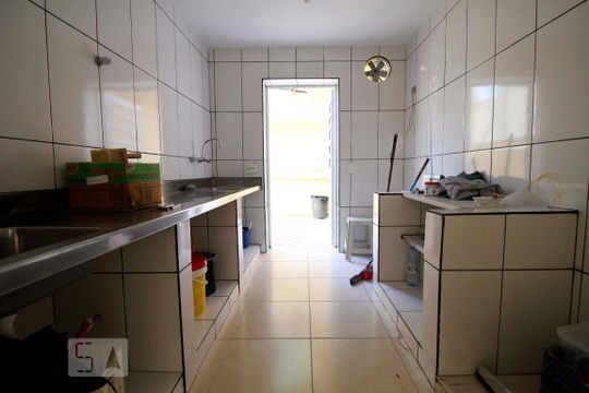 Cozinha de casa para alugar com 5 quartos, 300m² em Vila Tramontano, São Paulo