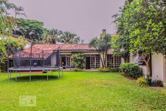 Área Externa de casa à venda com 4 quartos, 750m² em Granja Julieta, São Paulo