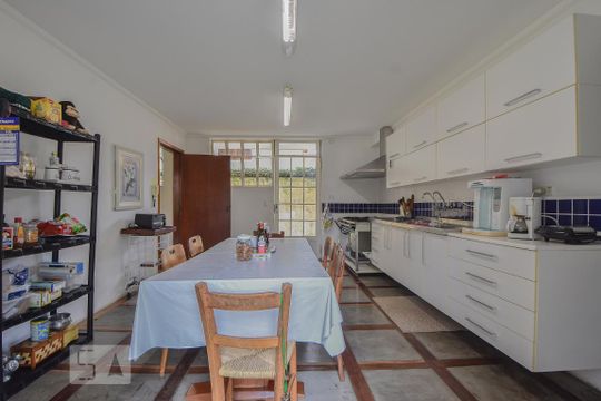 Cozinha de casa à venda com 4 quartos, 750m² em Granja Julieta, São Paulo