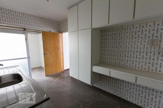 Cozinha de apartamento para alugar com 3 quartos, 110m² em Perdizes, São Paulo