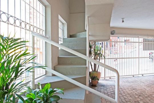 Entrada de kitnet/studio para alugar com 1 quarto, 32m² em Real Parque, São Paulo