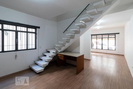 Casa à venda com 3 quartos, 170m² em Vila Cordeiro, São Paulo