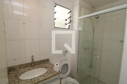 Banheiro de apartamento para alugar com 3 quartos, 70m² em Jardim Vila Formosa, São Paulo