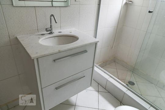 Banheiro de apartamento para alugar com 2 quartos, 60m² em Bela Vista, São Paulo