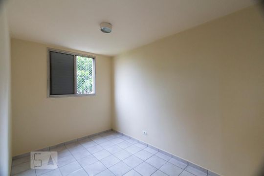 Quarto 1 de apartamento para alugar com 2 quartos, 45m² em Vila Campestre, São Paulo