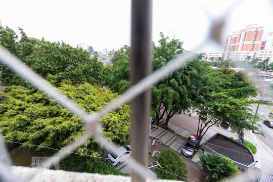 Vista Quarto 2 de apartamento para alugar com 2 quartos, 45m² em Vila Campestre, São Paulo