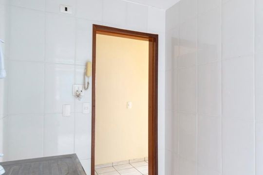 Cozinha de apartamento para alugar com 2 quartos, 45m² em Vila Campestre, São Paulo