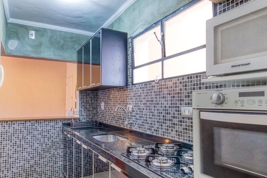 Cozinha de apartamento para alugar com 1 quarto, 49m² em Vila Uberabinha, São Paulo