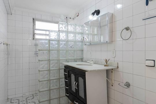 Banheiro de apartamento para alugar com 1 quarto, 90m² em Vila Mariana, São Paulo