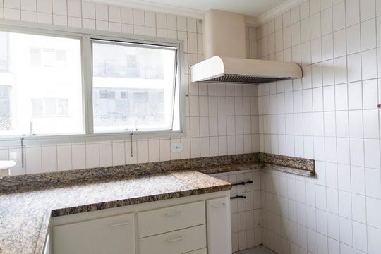 Cozinha de apartamento à venda com 4 quartos, 168m² em Vila Monte Alegre, São Paulo
