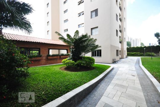 Jardim de apartamento para alugar com 2 quartos, 62m² em Vila Andrade, São Paulo