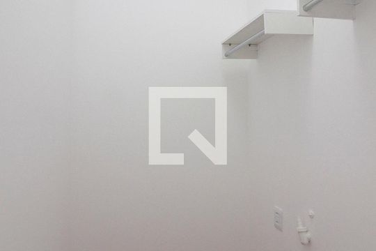 Closet de apartamento para alugar com 1 quarto, 53m² em República, São Paulo