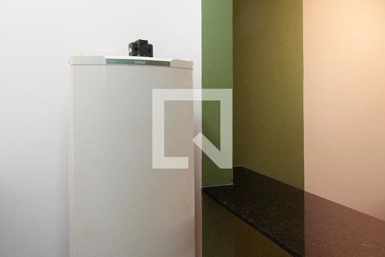 Cozinha de apartamento para alugar com 1 quarto, 53m² em República, São Paulo
