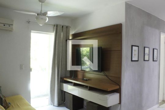 Sala de apartamento para alugar com 2 quartos, 50m² em Jacarepaguá, Rio de Janeiro