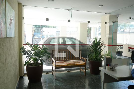 Hall de apartamento para alugar com 3 quartos, 82m² em Vila Pompéia, São Paulo