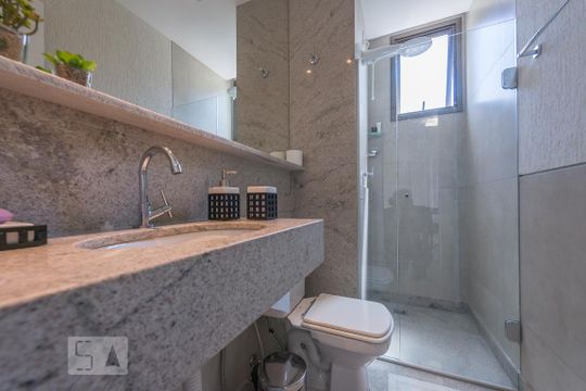 banheiro de apartamento à venda com 1 quarto, 45m² em Vale do Sereno, Nova Lima
