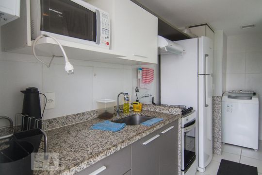 Cozinha de apartamento para alugar com 2 quartos, 83m² em Recreio dos Bandeirantes, Rio de Janeiro