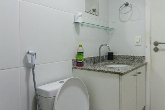 Banheiro Social de apartamento para alugar com 2 quartos, 83m² em Recreio dos Bandeirantes, Rio de Janeiro