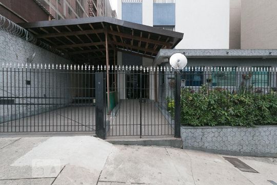 Entrada  de apartamento para alugar com 1 quarto, 52m² em Liberdade, São Paulo