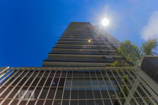 Fachada de apartamento para alugar com 3 quartos, 150m² em Pinheiros, São Paulo
