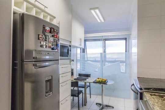 Cozinha de apartamento para alugar com 3 quartos, 150m² em Cristo Rei, Curitiba