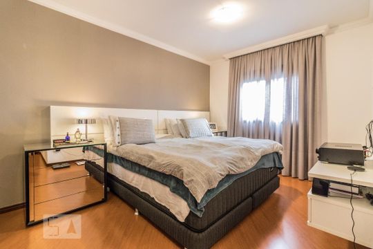 Suite de apartamento para alugar com 3 quartos, 150m² em Cristo Rei, Curitiba