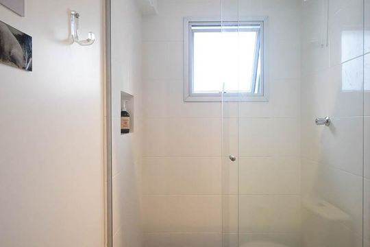 Banheiro de apartamento para alugar com 1 quarto, 29m² em Vila Indiana, São Paulo