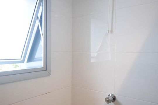 Detalhe do banheiro de apartamento para alugar com 1 quarto, 29m² em Vila Indiana, São Paulo