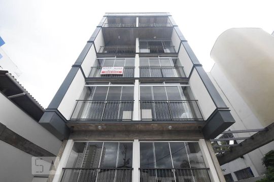 Fachada de apartamento para alugar com 1 quarto, 29m² em Vila Indiana, São Paulo