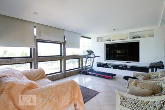 Sala de TV de apartamento para alugar com 4 quartos, 310m² em Barra da Tijuca, Rio de Janeiro