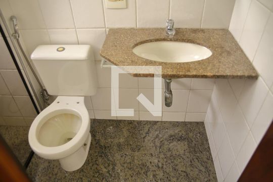 Banheiro da Suíte de apartamento para alugar com 2 quartos, 78m² em Vila Euclides, São Bernardo do Campo
