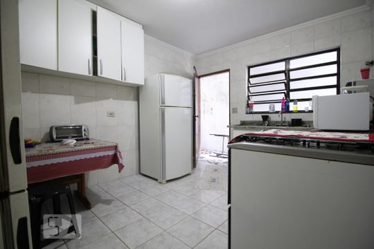 Cozinha de casa à venda com 4 quartos, 126m² em Vila Praia, São Paulo