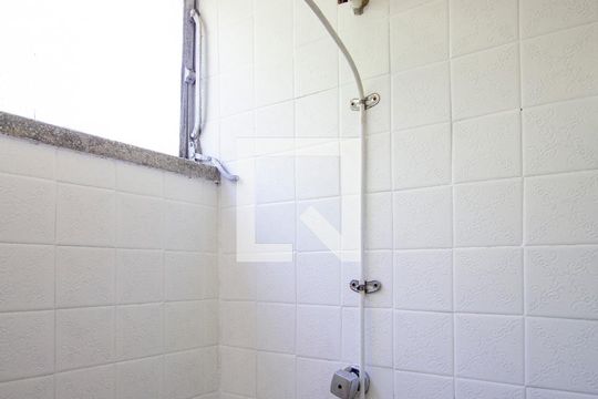 Banheiro de apartamento à venda com 2 quartos, 52m² em Santa Rosa, Niterói