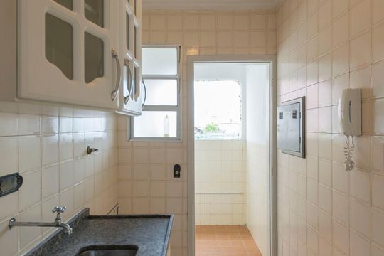 Cozinha de apartamento para alugar com 1 quarto, 45m² em Cambuci, São Paulo