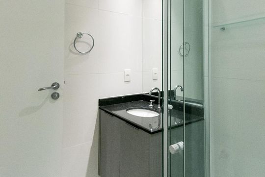 Banheiro Social de apartamento para alugar com 1 quarto, 47m² em Vila Olímpia, São Paulo
