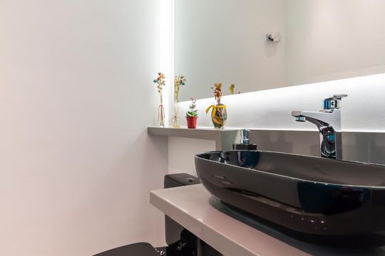 Lavabo de apartamento à venda com 1 quarto, 77m² em Alto de Pinheiros, São Paulo