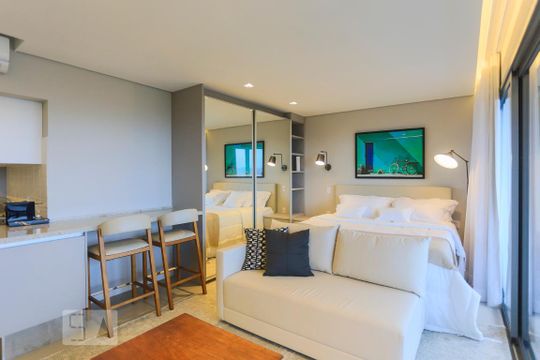 Sala de kitnet/studio para alugar com 1 quarto, 46m² em Pinheiros, São Paulo