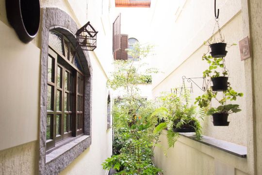 Corredor de casa à venda com 3 quartos, 280m² em Vila Arcádia, São Paulo