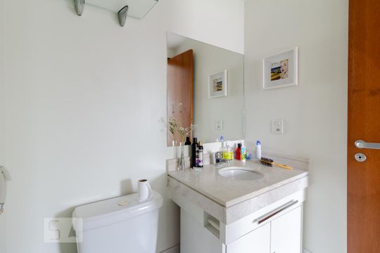 Banheiro da suíte de apartamento à venda com 1 quarto, 93m² em Indianópolis, São Paulo