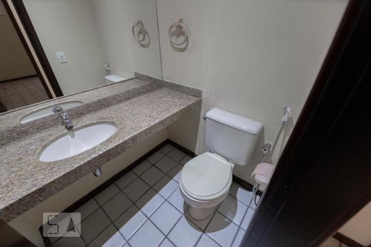 Lavabo de apartamento à venda com 5 quartos, 140m² em Barra da Tijuca, Rio de Janeiro