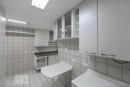 Cozinha de apartamento à venda com 5 quartos, 140m² em Barra da Tijuca, Rio de Janeiro