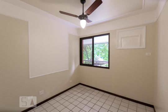 Quarto 1 de apartamento à venda com 5 quartos, 140m² em Barra da Tijuca, Rio de Janeiro