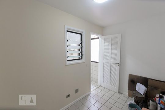 Quarto de serviço de apartamento à venda com 5 quartos, 140m² em Barra da Tijuca, Rio de Janeiro