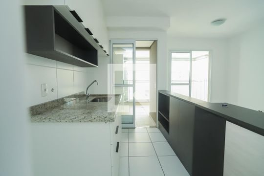 Cozinha de apartamento para alugar com 3 quartos, 72m² em Perdizes, São Paulo