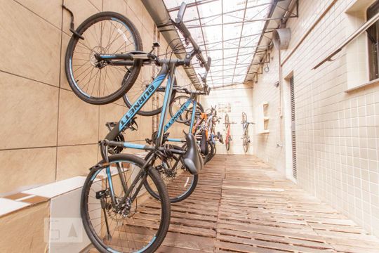 Bicicletário de kitnet/studio para alugar com 1 quarto, 21m² em Centro Histórico, Porto Alegre