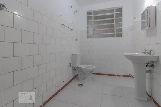 Banheiro de apartamento para alugar com 2 quartos, 70m² em Cambuci, São Paulo