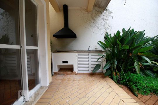 Churrasqueira de casa de condomínio para alugar com 4 quartos, 310m² em Jardim Morumbi, São Paulo