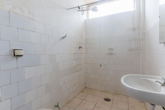 Banheiro de kitnet/studio à venda com 1 quarto, 40m² em Centro, Campinas